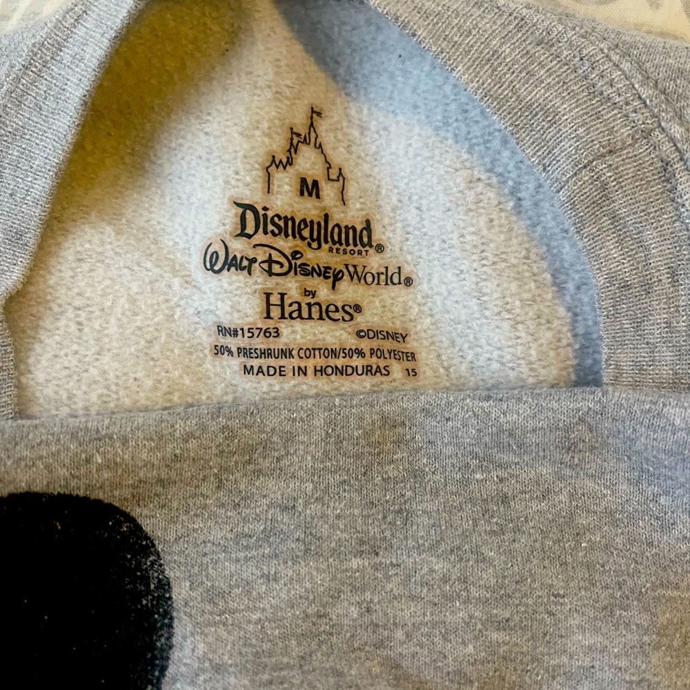 Vintage-style WDW crewneck size Medium